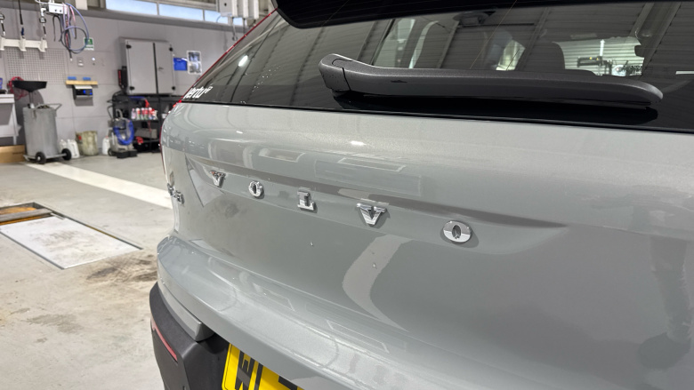 Volvo XC40 2.0 B3P Plus Dark 5dr Auto Petrol Estate